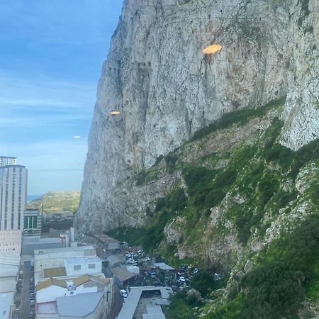 Cp Top Floor Luxury Studio With Spa And Pool Gibraltar Ngoại thất bức ảnh