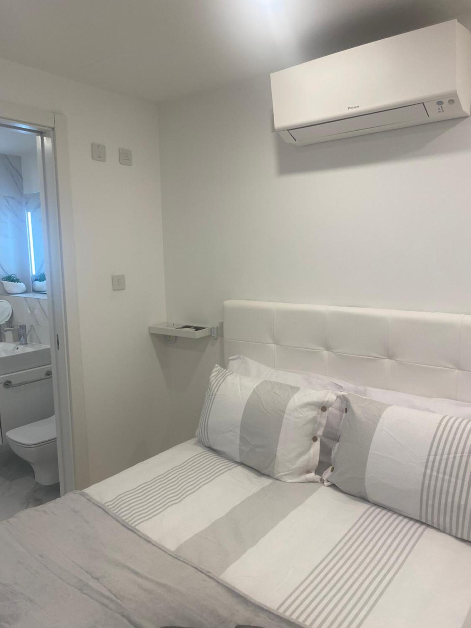 Cp Top Floor Luxury Studio With Spa And Pool Gibraltar Ngoại thất bức ảnh